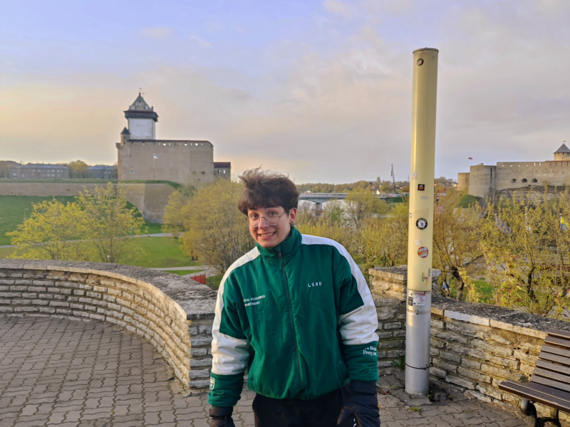 “Growing Through Smiles: A Volunteer’s Journey”